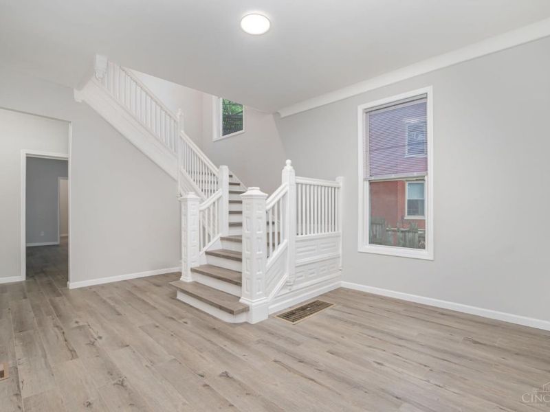 2213 Highland Avenue, Cincinnati, OH 45219 Photo 3