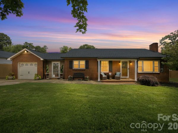 300 Eastwood Drive , Mount Holly, NC 28120
