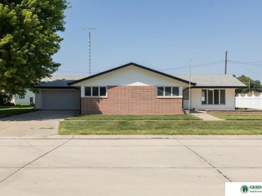 1121 Front Street, Henderson, NE 68371