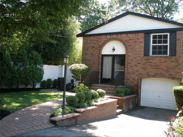 4924 Express Dr South, Ronkonkoma, NY 11779