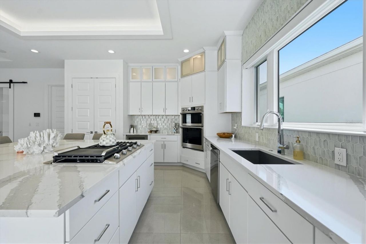 5935 Redbay Boulevard, Bradenton, FL 34210 Photo