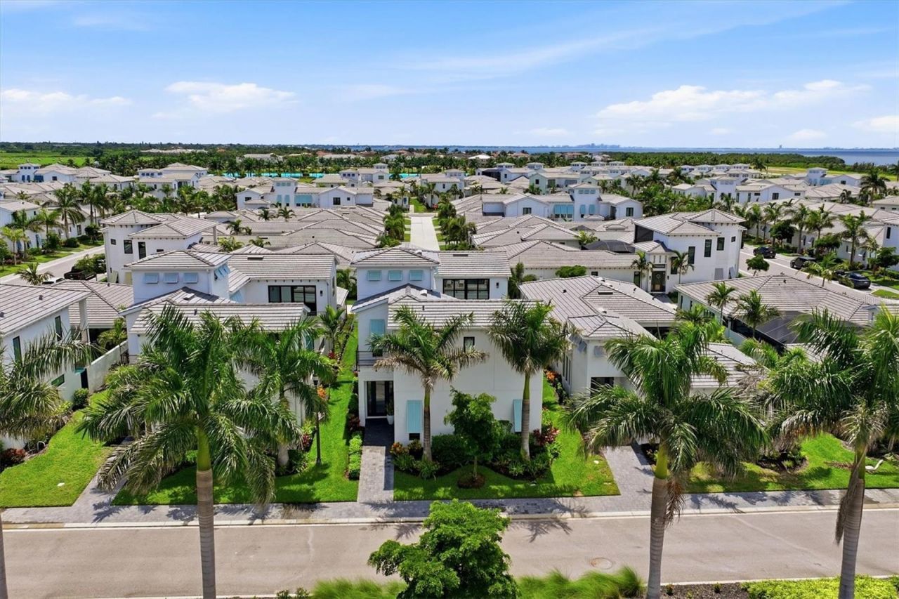 5935 Redbay Boulevard, Bradenton, FL 34210 Photo