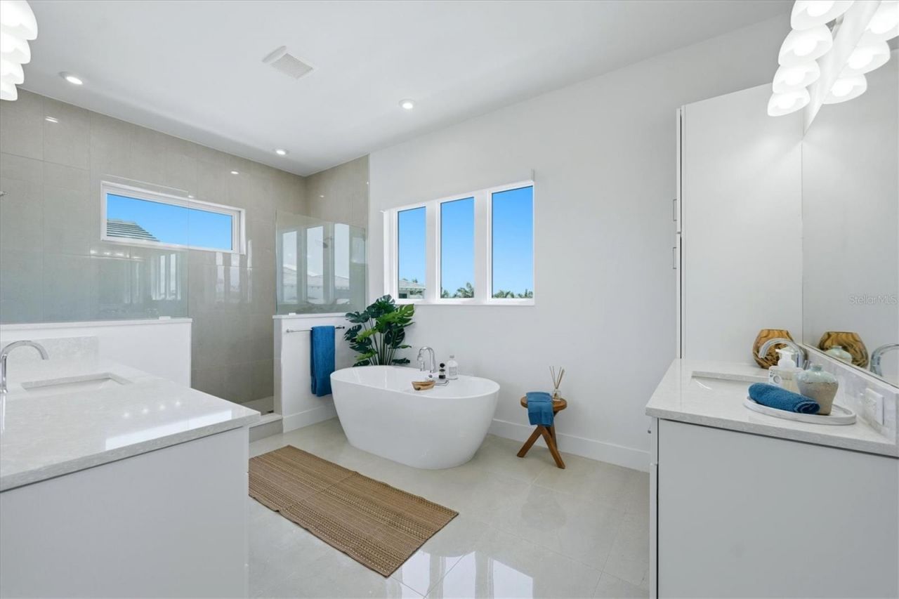 5935 Redbay Boulevard, Bradenton, FL 34210 Photo