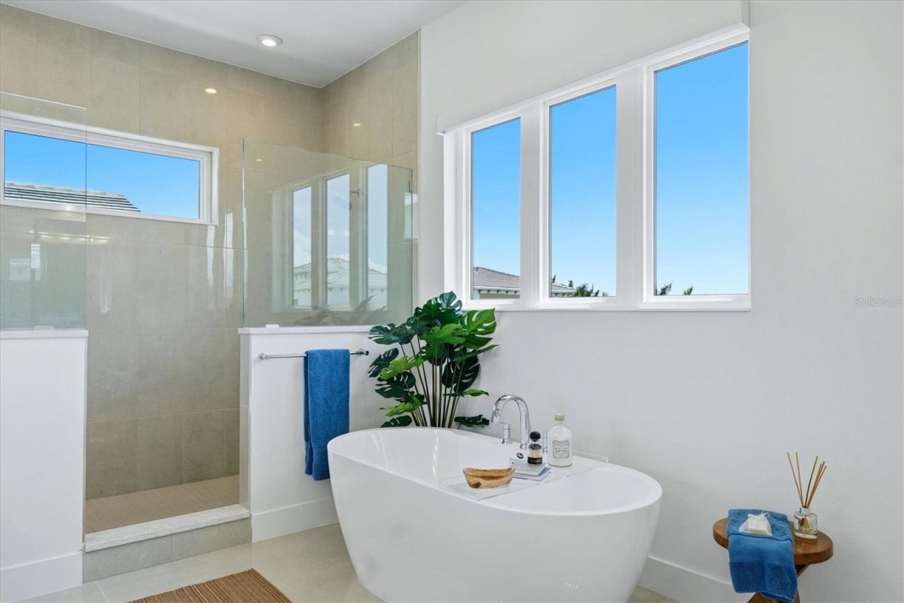 5935 Redbay Boulevard, Bradenton, FL 34210 Photo