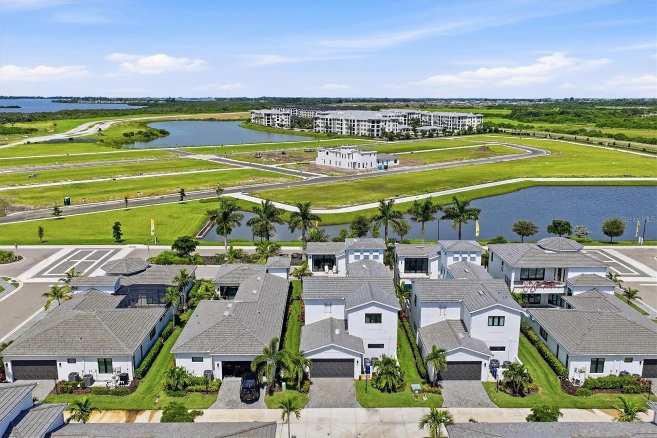 5935 Redbay Boulevard, Bradenton, FL 34210 Photo