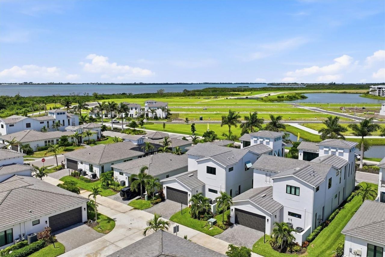 5935 Redbay Boulevard, Bradenton, FL 34210 Photo