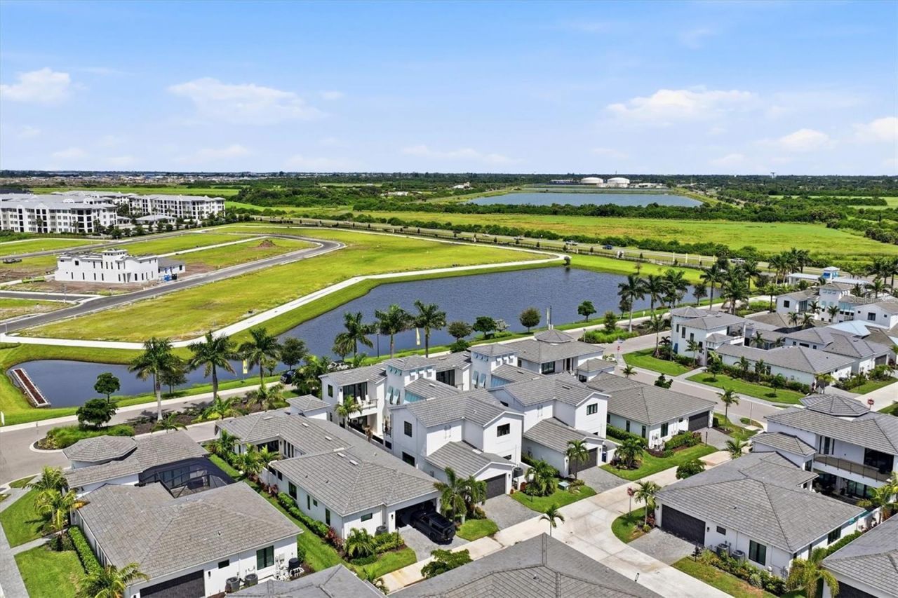5935 Redbay Boulevard, Bradenton, FL 34210 Photo