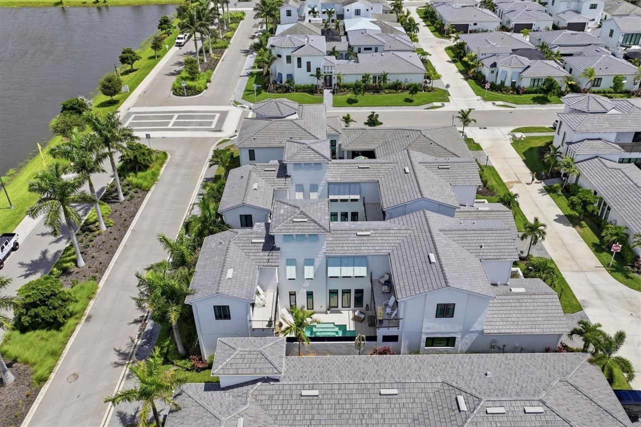 5935 Redbay Boulevard, Bradenton, FL 34210 Photo