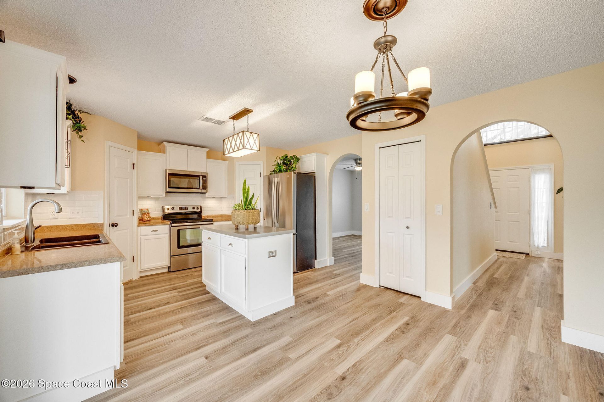 2250 Spring Creek Circle Ne, Palm Bay, FL 32905 Photo