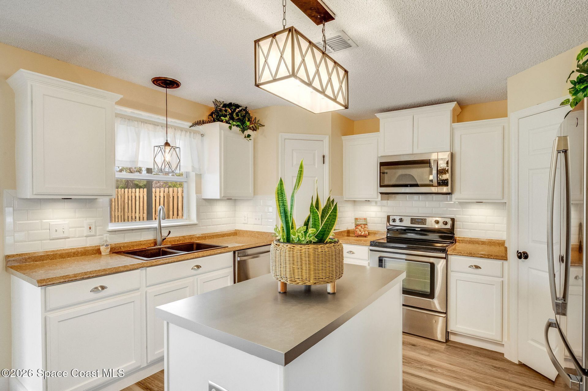 2250 Spring Creek Circle Ne, Palm Bay, FL 32905 Photo