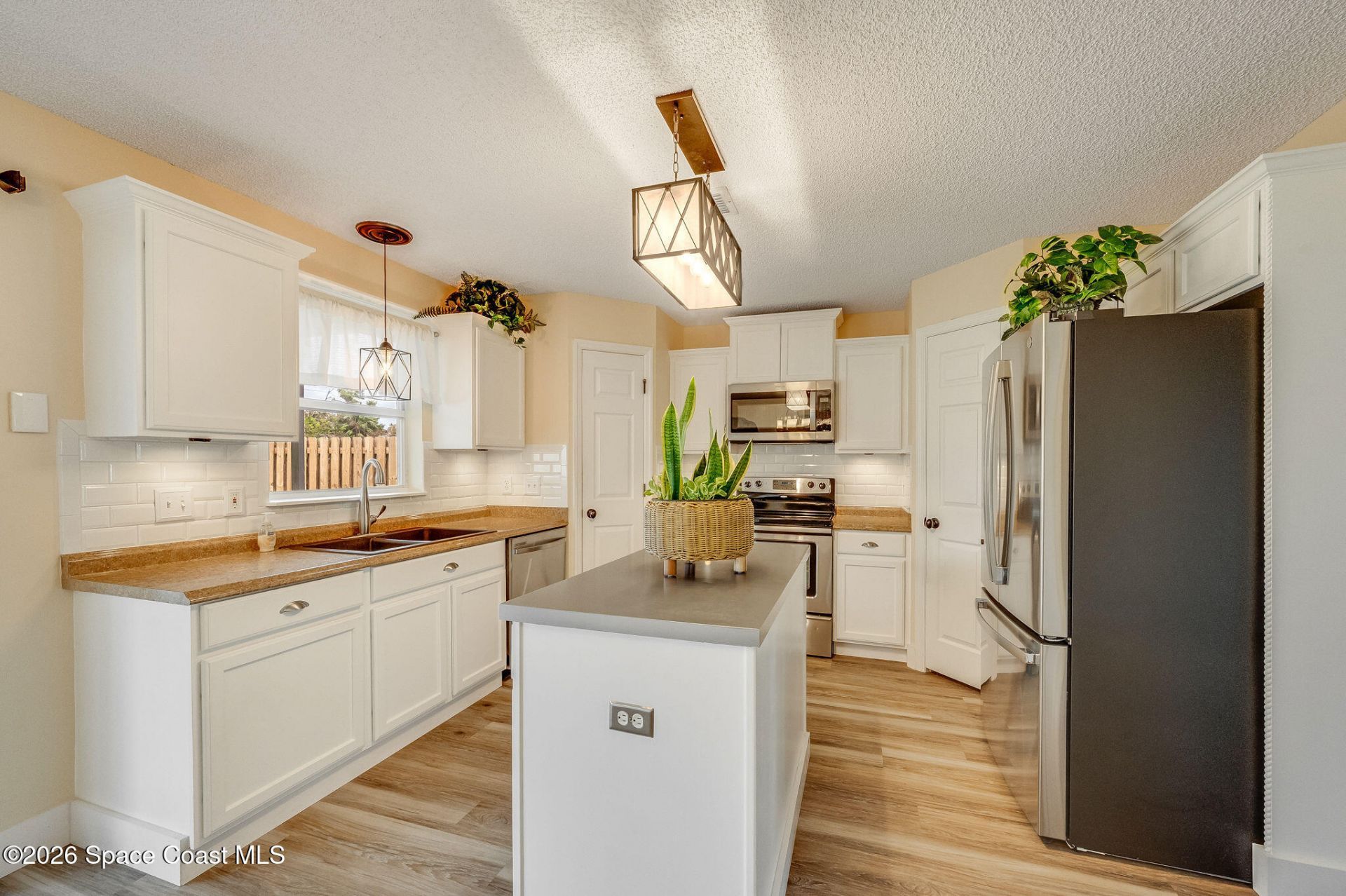 2250 Spring Creek Circle Ne, Palm Bay, FL 32905 Photo