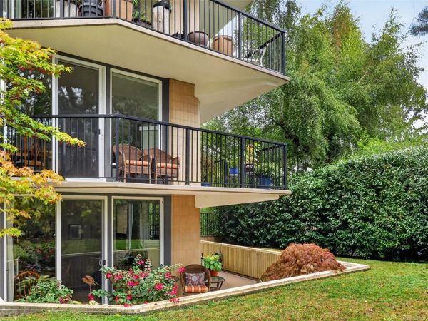 2210 Cadboro Bay Rd , Unit #201, Oak Bay, BC V8R 5G9