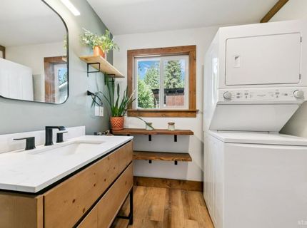 920 Lapham Drive, South Lake Tahoe, CA 96150 Photo