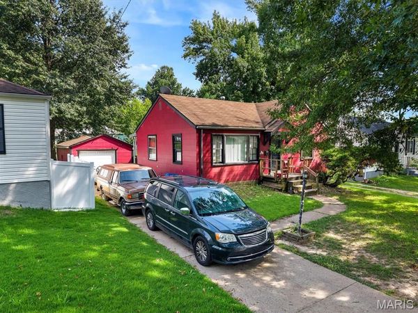 1944 Falcon Drive , Hanley Hills, MO 63133