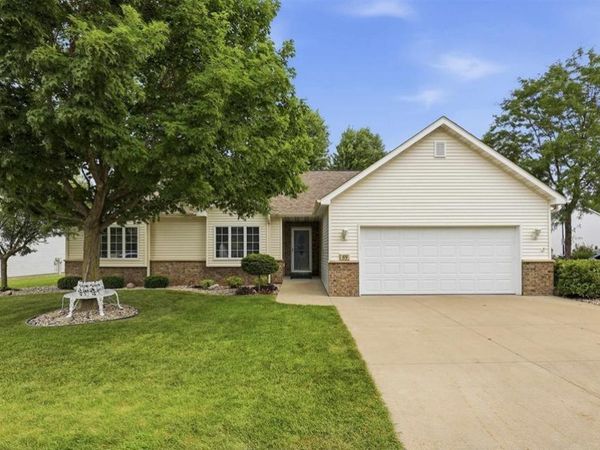 89 PENBROOK CIRCLE, Appleton, WI 54914