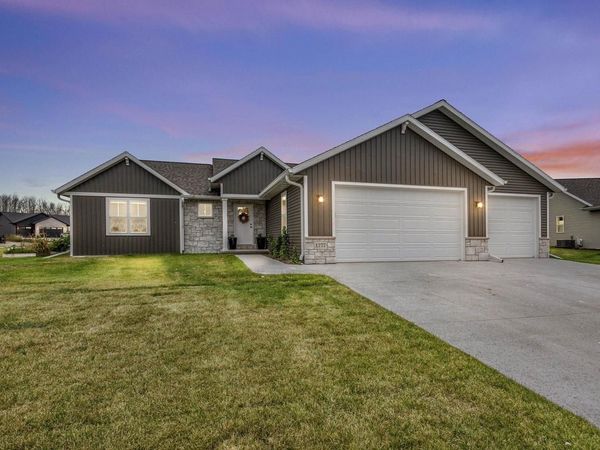 1777 LOYAL DRIVE, Neenah, WI 54956
