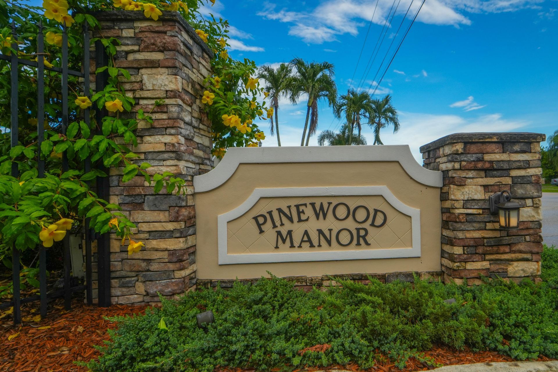 301 Knotty Wood Lane, Wellington, FL 33414 Photo