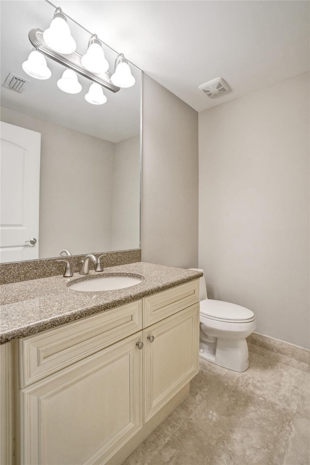 1424 SE 12th Street, Unit 2B, Fort Lauderdale, FL 33316 Photo