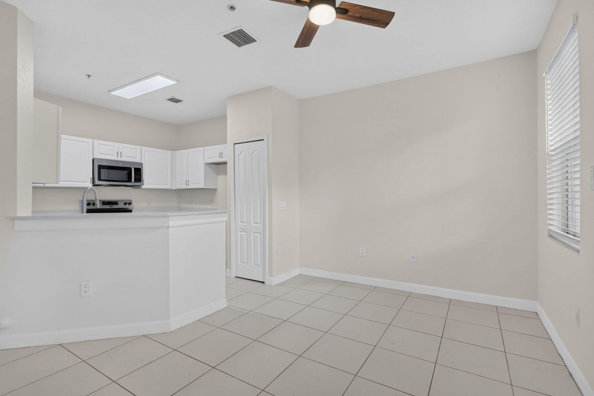 2103 Shoma Drive, Unit 122, Royal Palm Beach, FL 33414 Photo