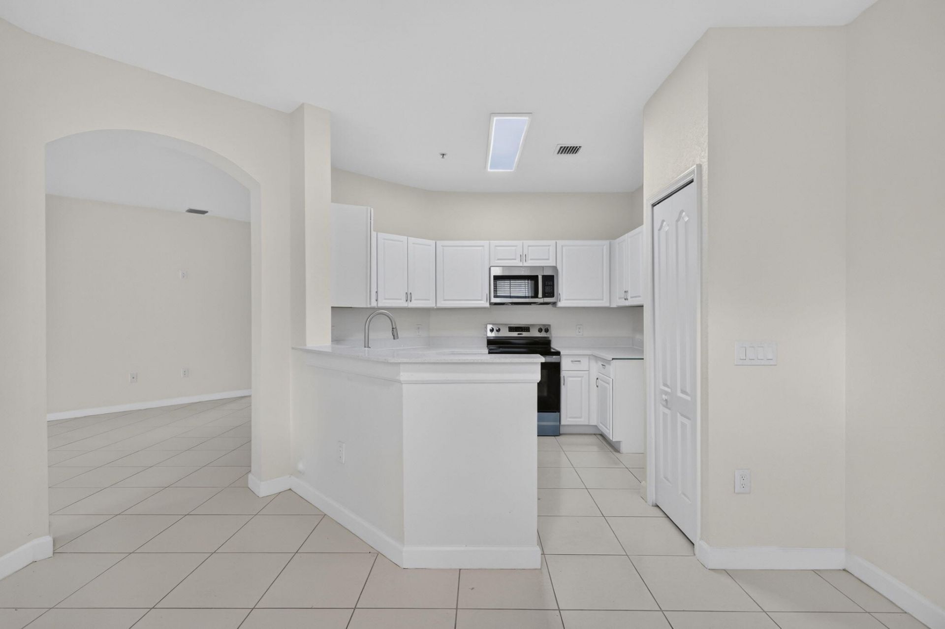 2103 Shoma Drive, Unit 122, Royal Palm Beach, FL 33414 Photo