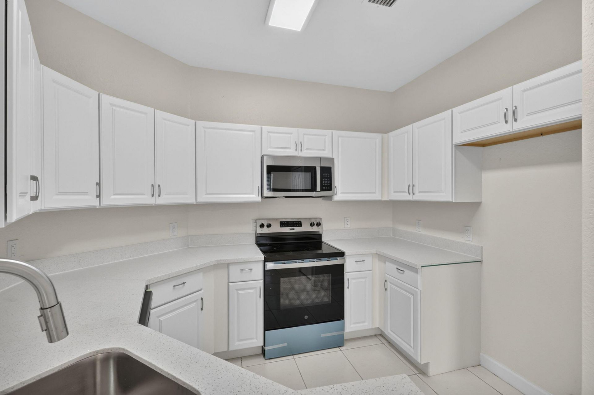 2103 Shoma Drive, Unit 122, Royal Palm Beach, FL 33414 Photo
