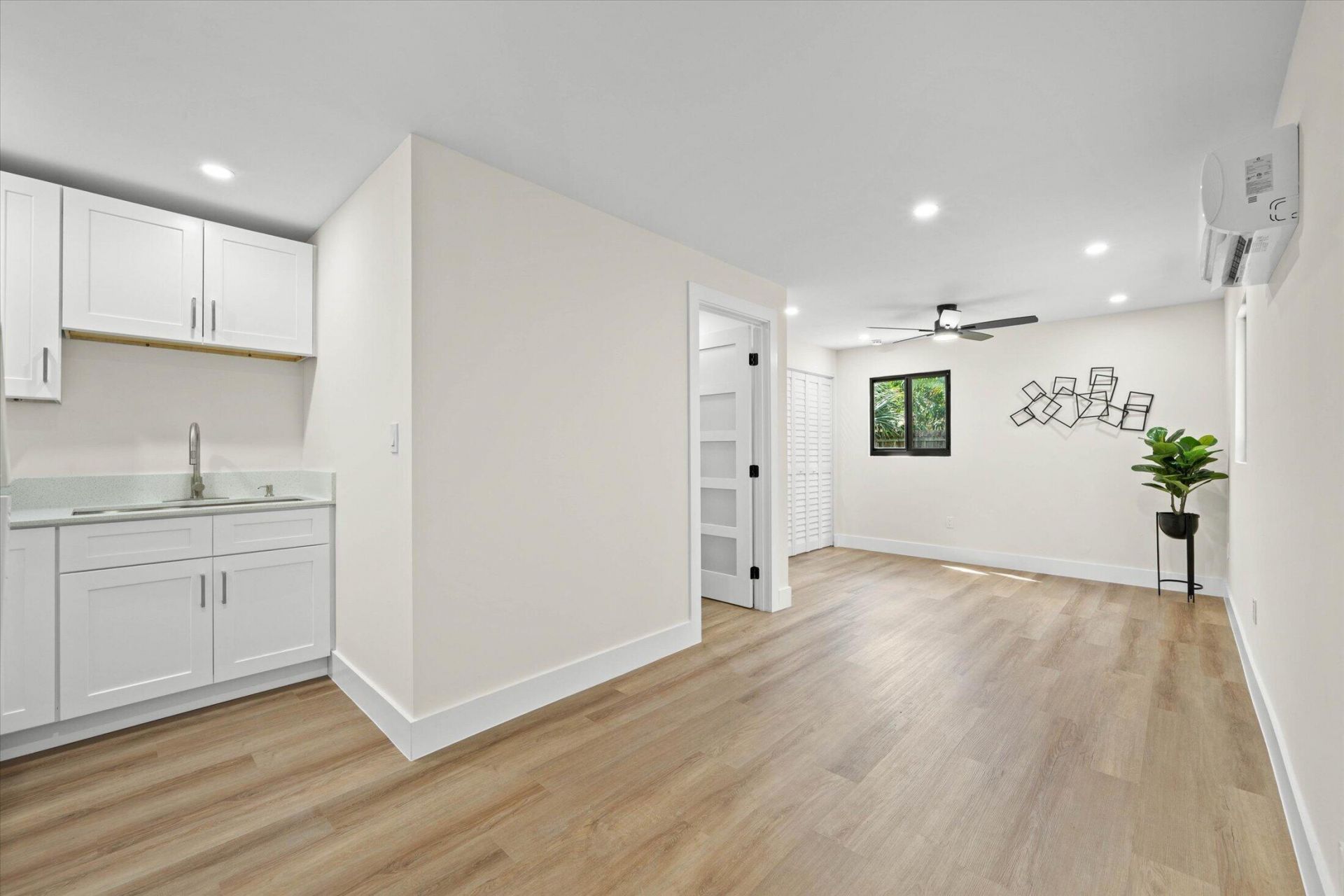 5834 Forest Hill Boulevard, West Palm Beach, FL 33415 Photo