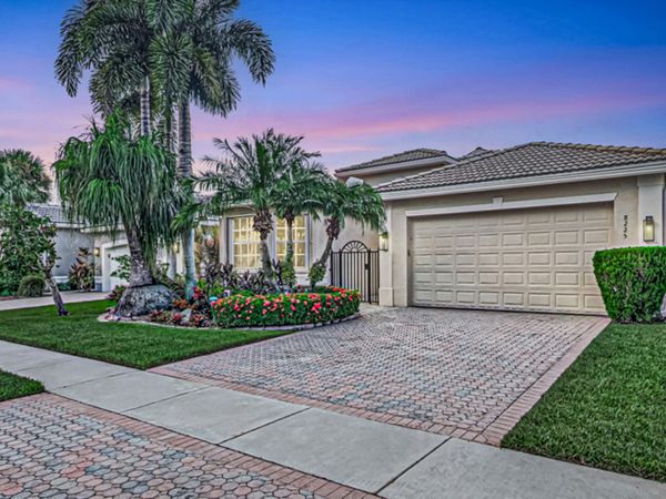 8225 La Jolla Vista Lane, Greenacres, FL 33467