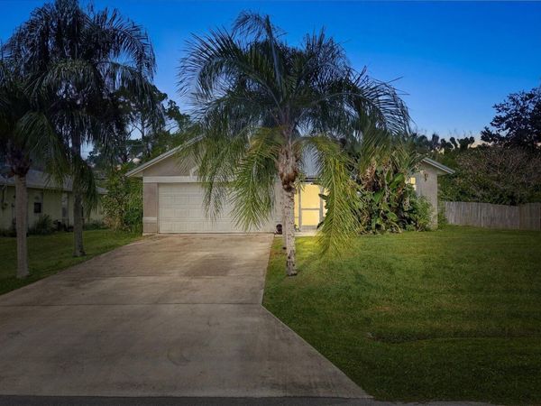 764 NE Eastlake Street, Port St. Lucie, FL 34983
