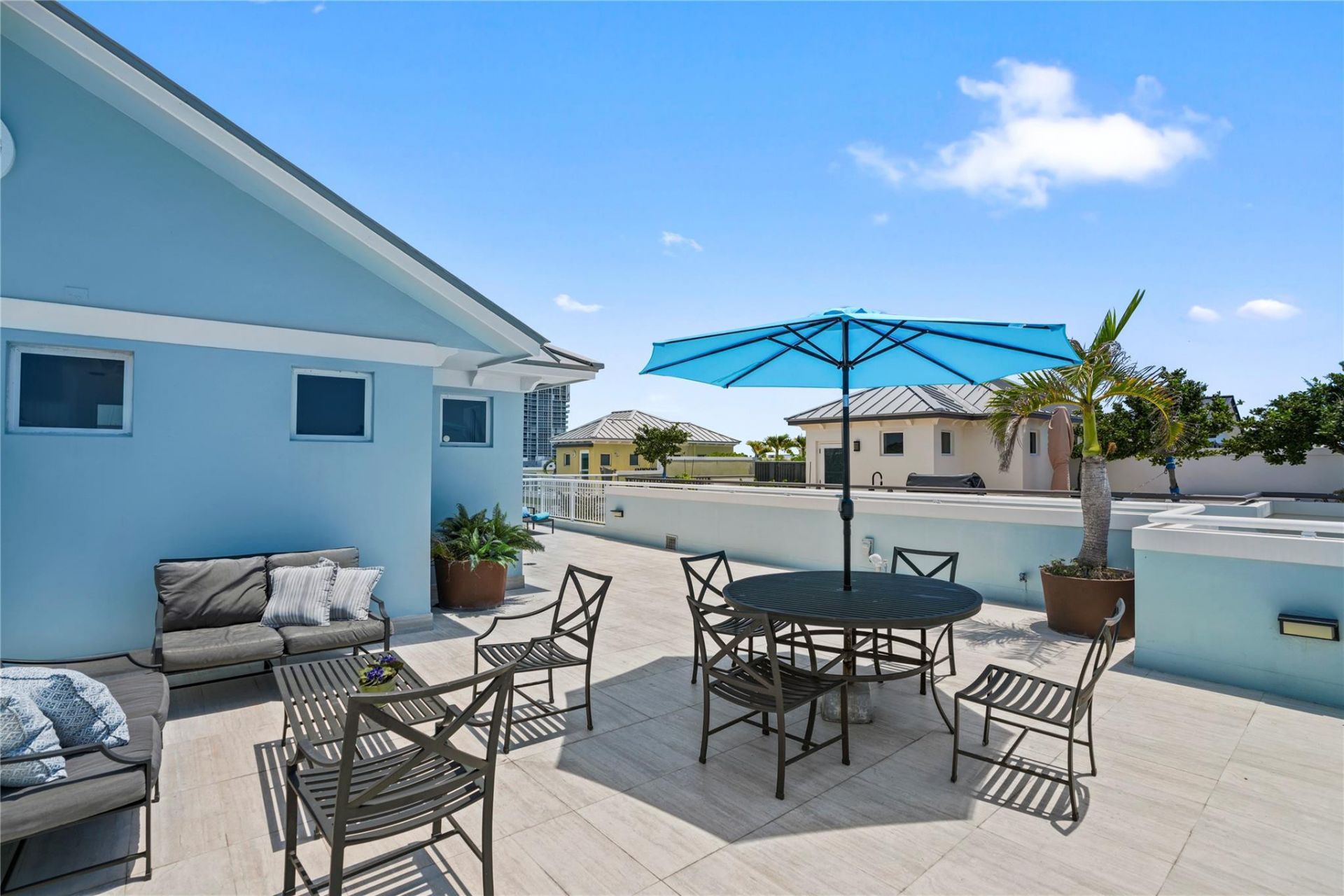 347 Oak Street, Unit B1, Hollywood, FL 33019 Photo