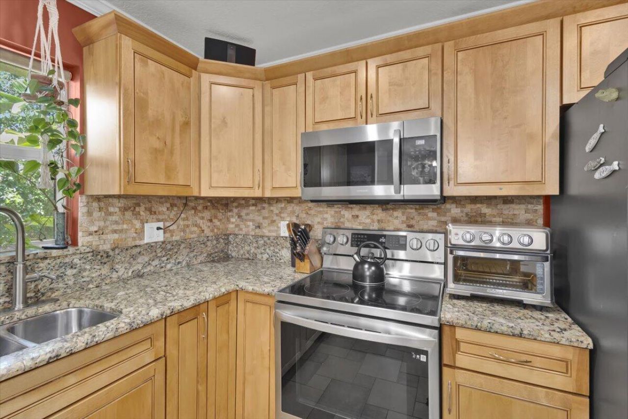 1121 SE Alamanda Lane, Stuart, FL 34996 Photo