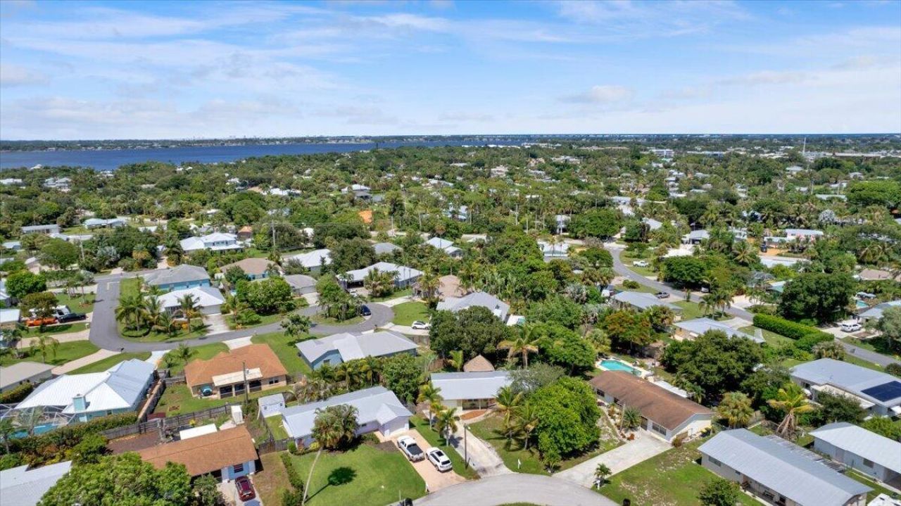 1121 SE Alamanda Lane, Stuart, FL 34996 Photo