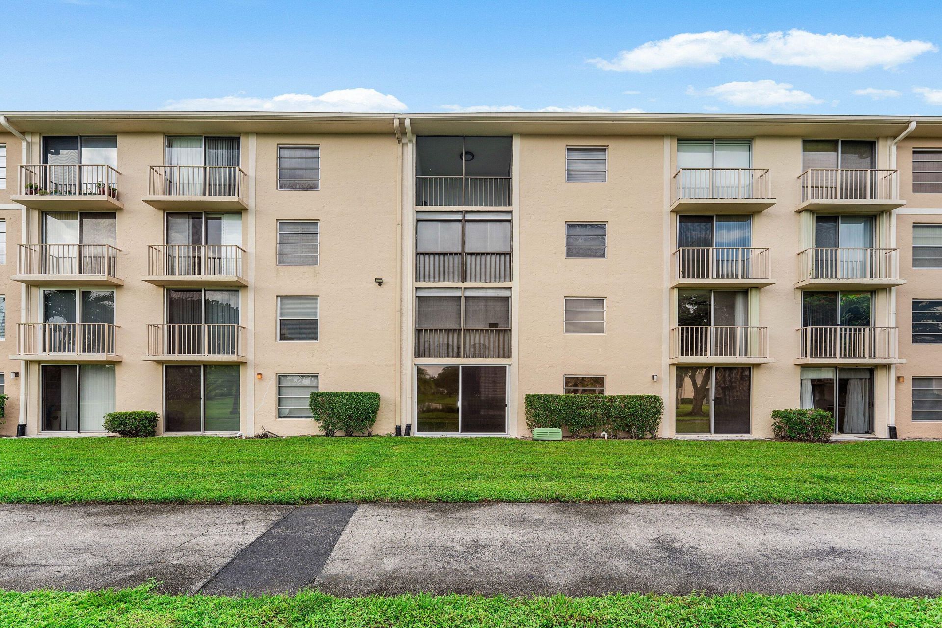 14307 Bedford Drive, Unit 204, Delray Beach, FL 33446 Photo