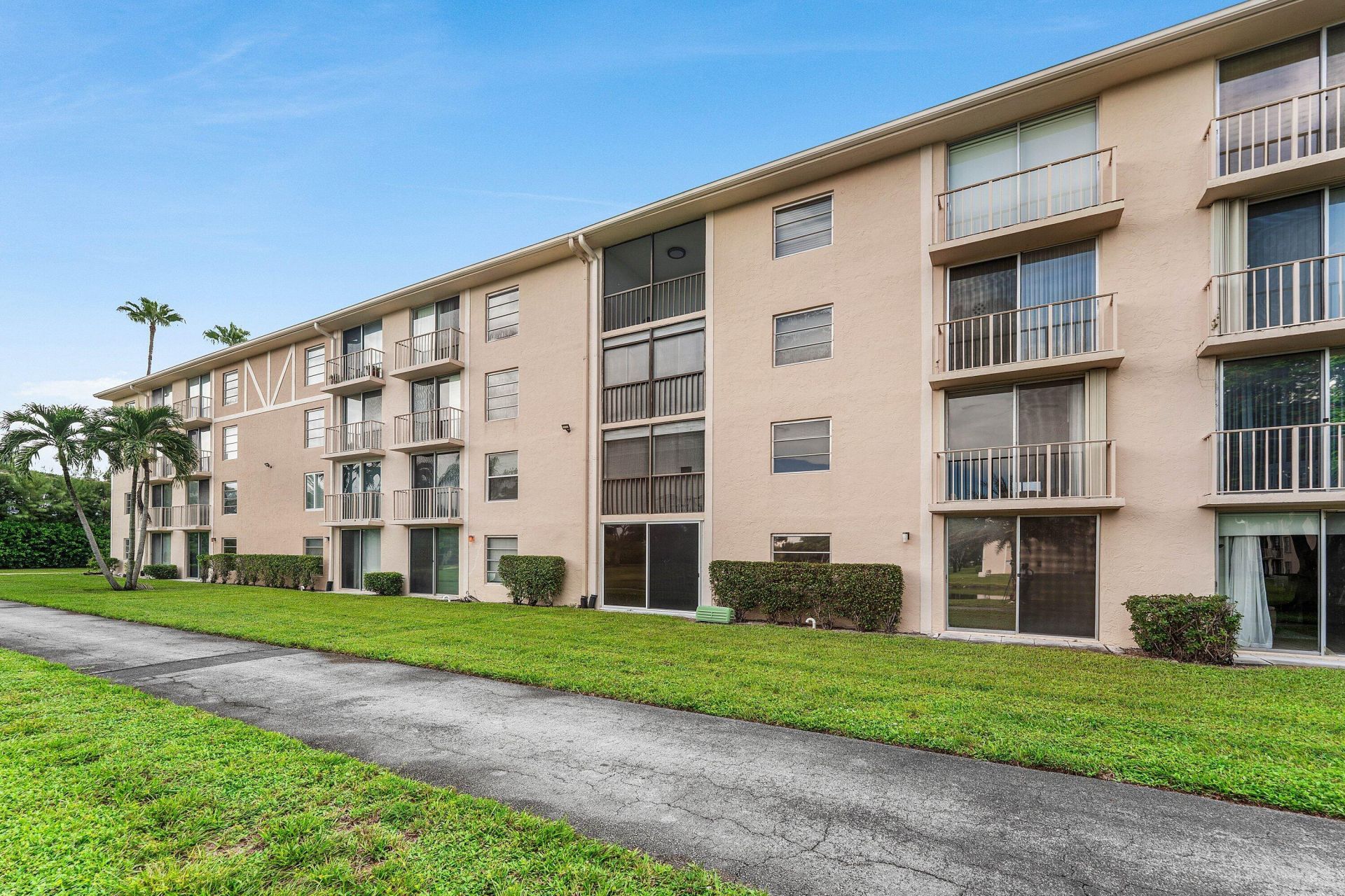 14307 Bedford Drive, Unit 204, Delray Beach, FL 33446 Photo