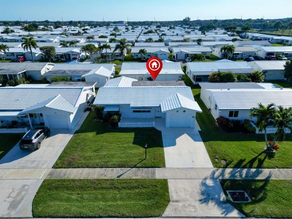 2016 SW Golf Lane SW, Boynton Beach, FL 33426