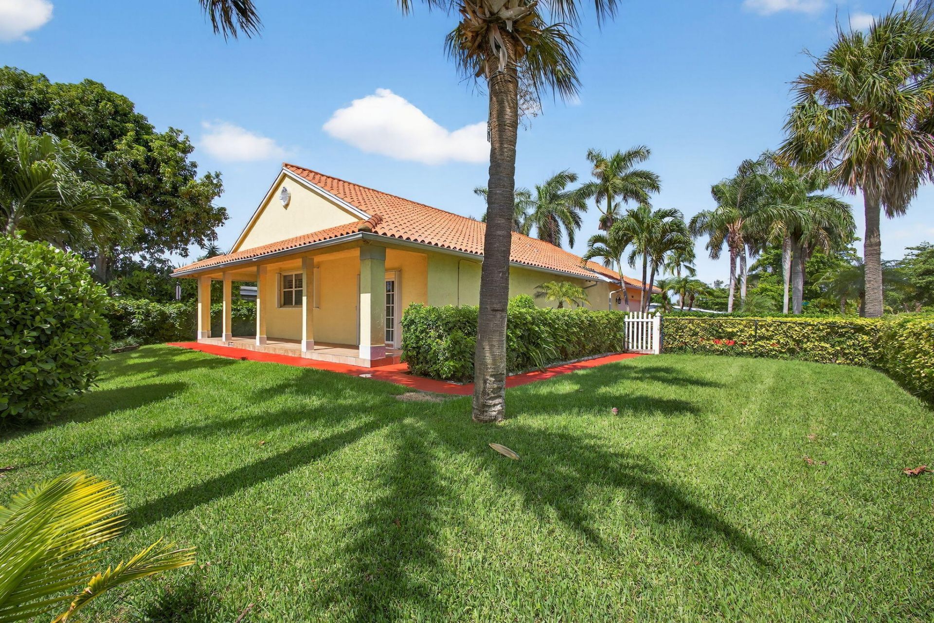1052 W Shore Drive, West Palm Beach, FL 33406 Photo