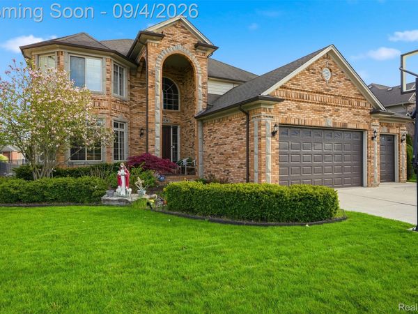 19330 Middle Branch Drive, Macomb Township, Mi 48044