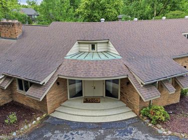 25310 Canterbury Road, Franklin Village, Mi 48025