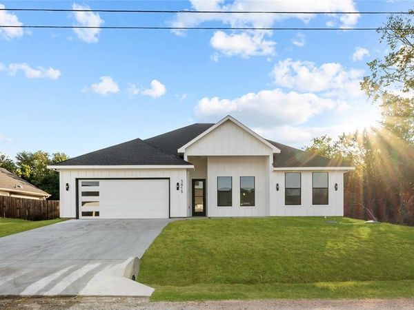 5815 Belaire Circle, Granbury, TX 76048
