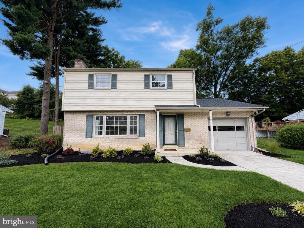 904 W FOXCROFT DRIVE , CAMP HILL, PA 17011