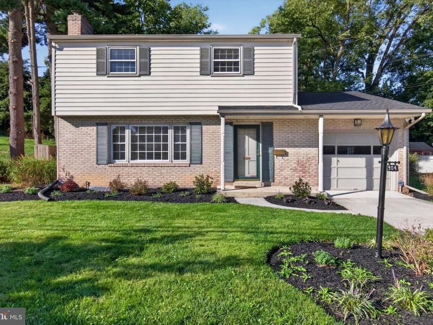 904 W Foxcroft Drive, Camp Hill, PA 17011 Main Photo