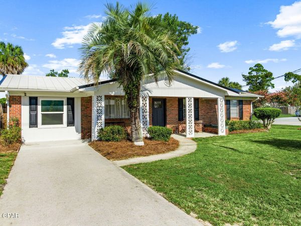 2805 Airport Road , Panama City, FL 32405