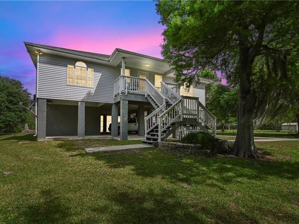 1115 FLORISSANT Highway, St Bernard, LA 70085