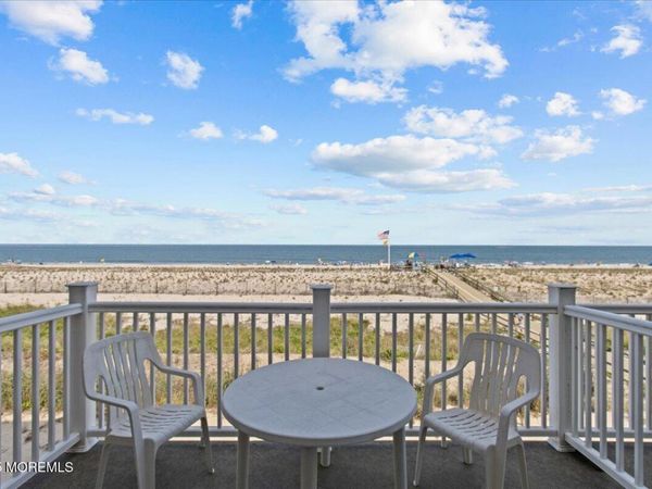 30 Dune Terrace, Ortley Beach, NJ 08751