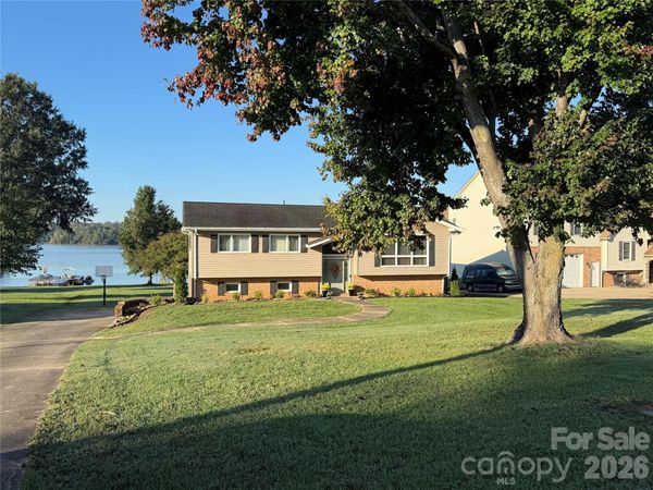 152 North Shore Drive, Cherryville, NC 28021