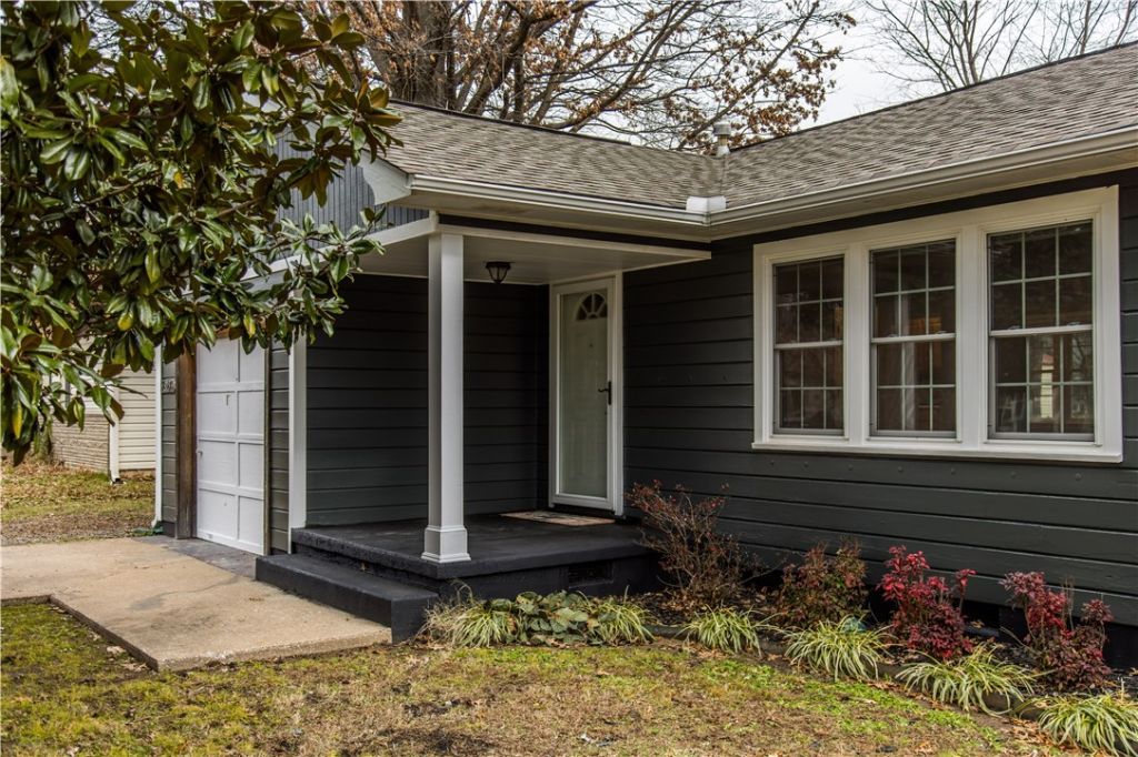315 S Seward , Siloam Springs, AR 72761 Main Photo