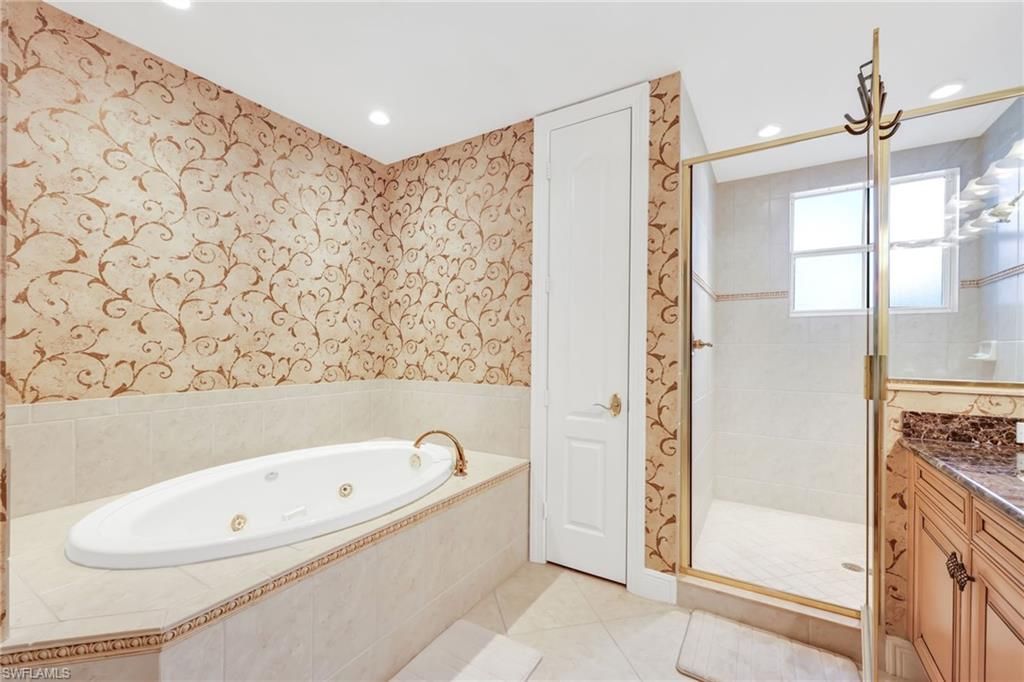 545 Avellino Isles Cir, Unit 29102, Naples, FL 34119 Photo