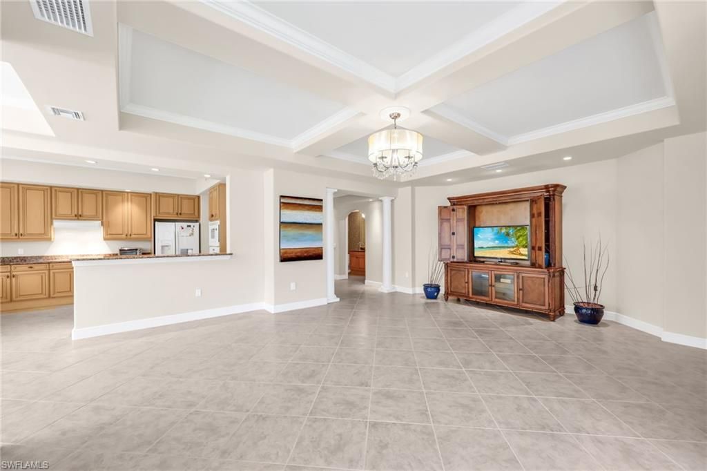 545 Avellino Isles Cir, Unit 29102, Naples, FL 34119 Photo