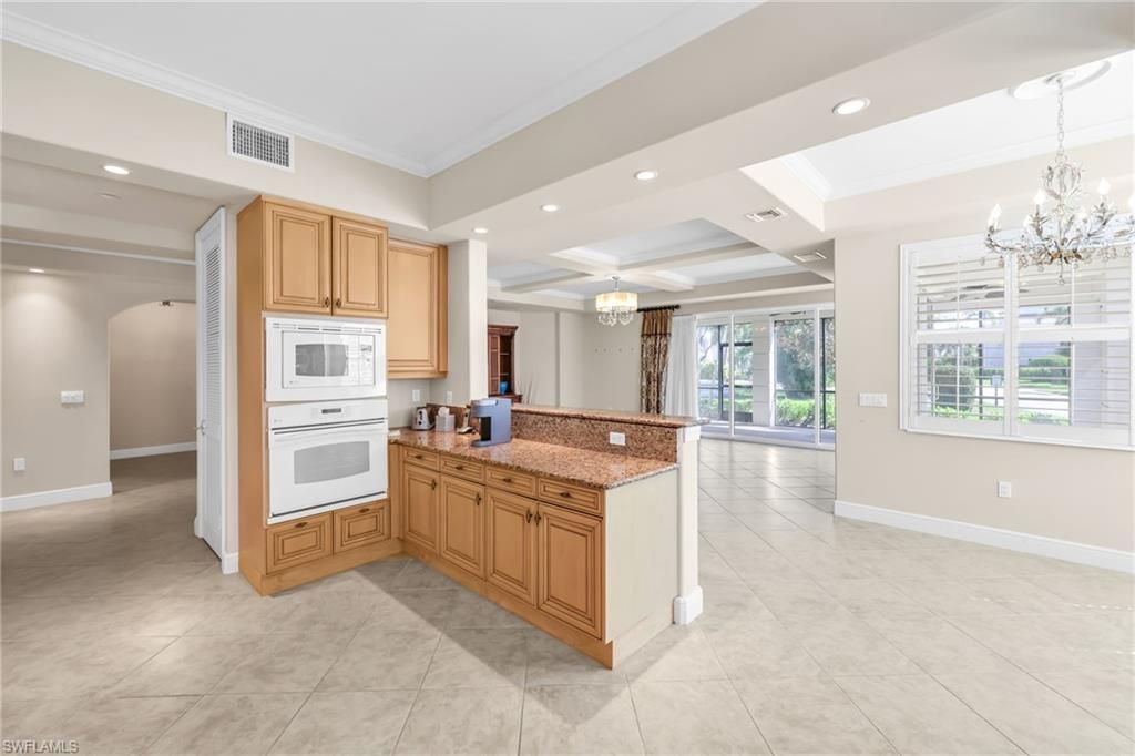 545 Avellino Isles Cir, Unit 29102, Naples, FL 34119 Photo