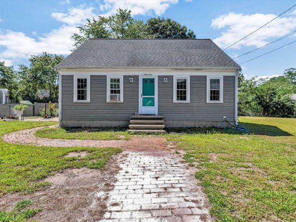 31 Park Dr, Dennis, MA 02670