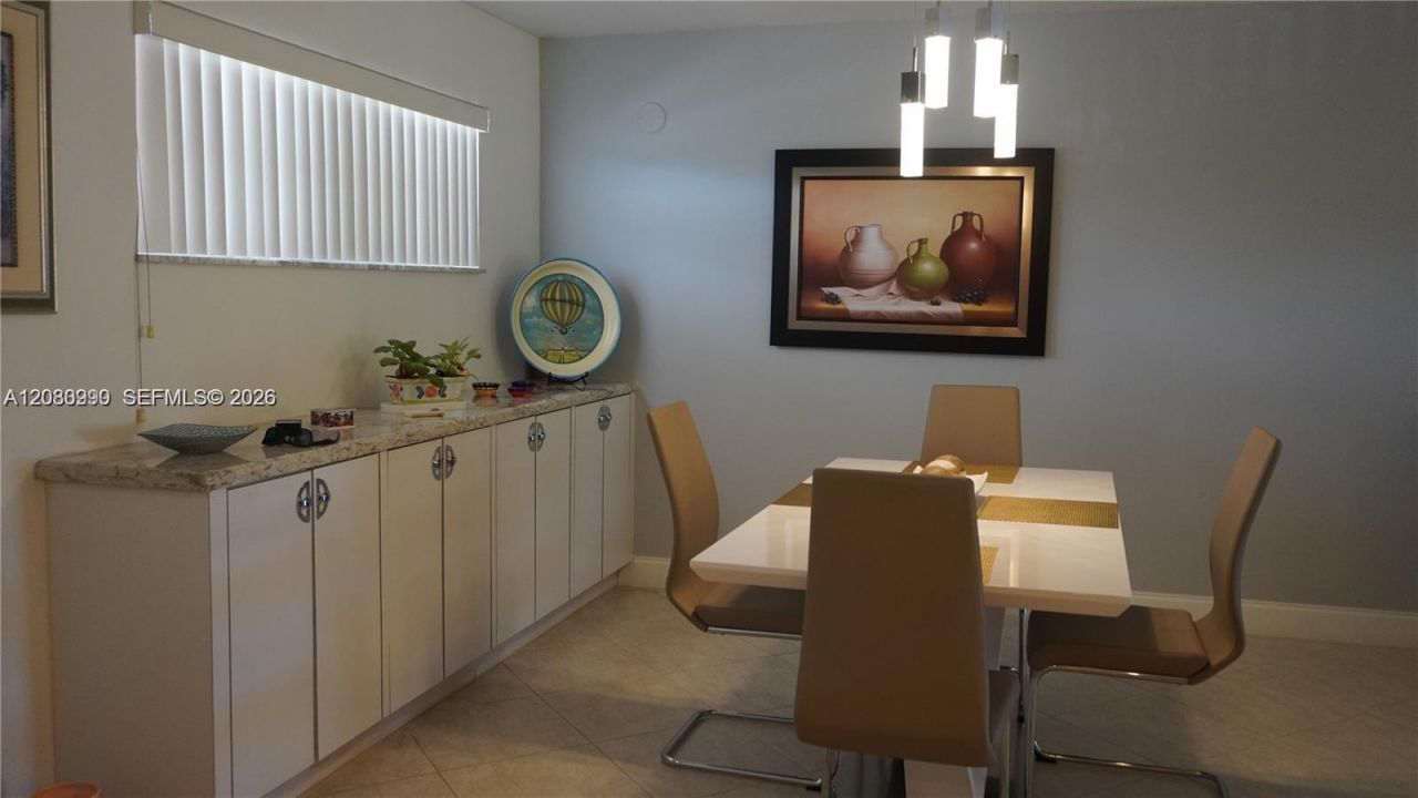 800 S Hollybrook Dr , Unit 305, Pembroke Pines, FL 33025 Photo